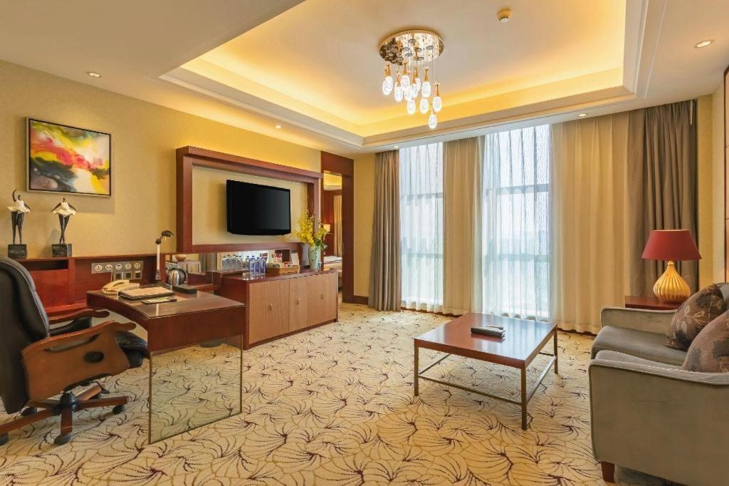 Dezhou Regal Kangbo Hotel Exterior photo